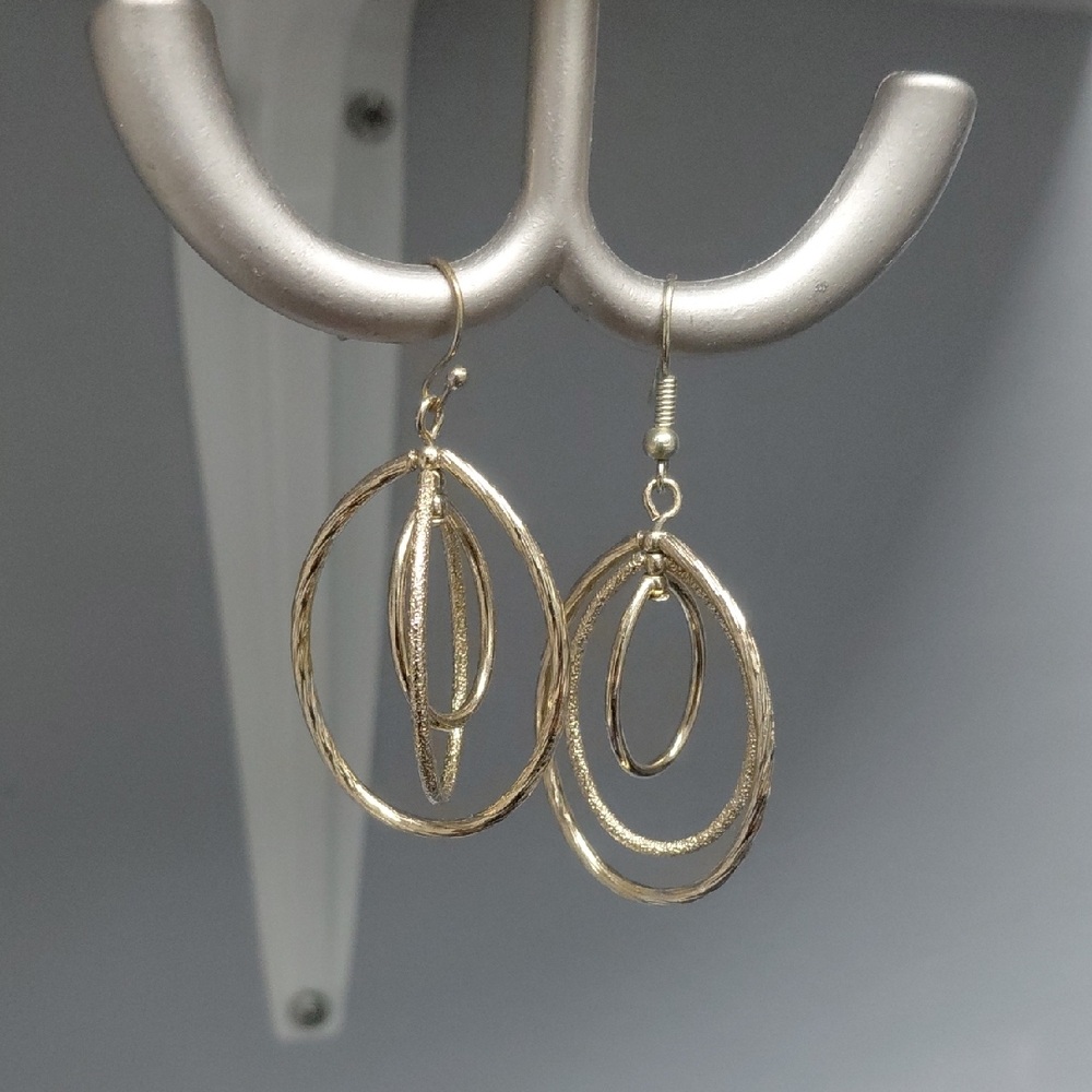 Source Unknown Gold Double Hoop Earrings